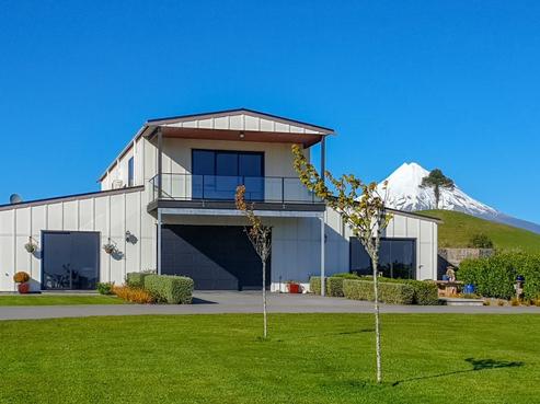 1216 Junction Road, Egmont Village