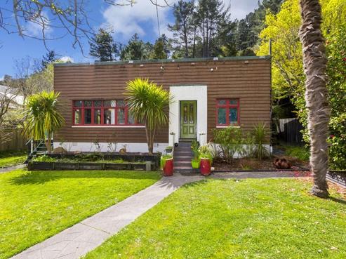 7 Elmslie Road, Pinehaven