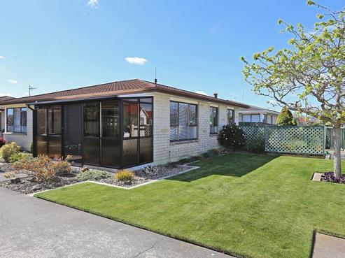 1/403 Avenue Road West, Hastings