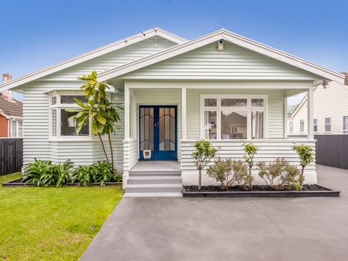 24 Hart Avenue, Boulcott