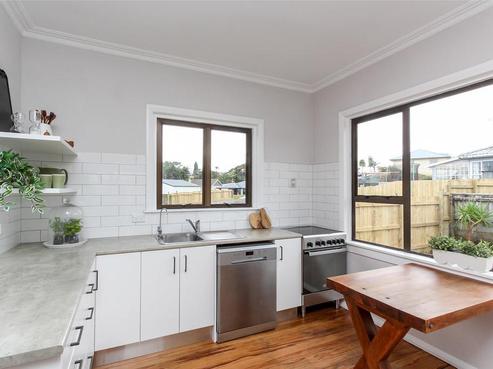 21 Queens Road, Glen Avon
