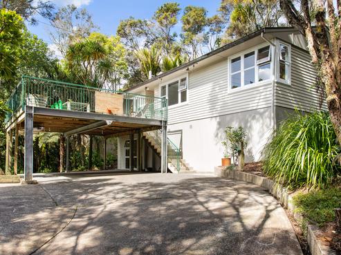 722 West Coast Road, Oratia