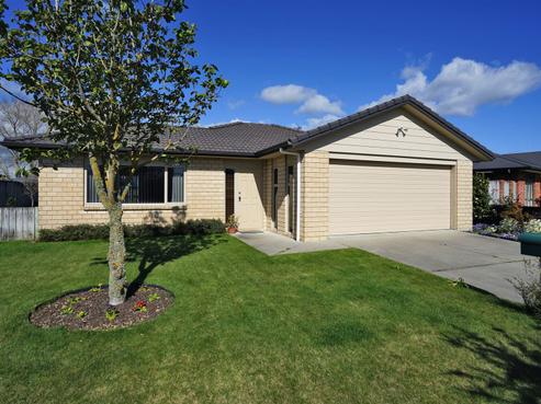 14 Landmark Court, Huntington