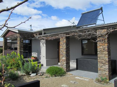 8 Blackmore Crescent, Alexandra