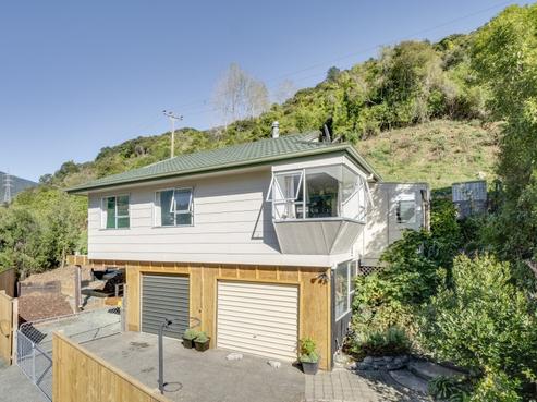 12 Roseberry Way, The Brook