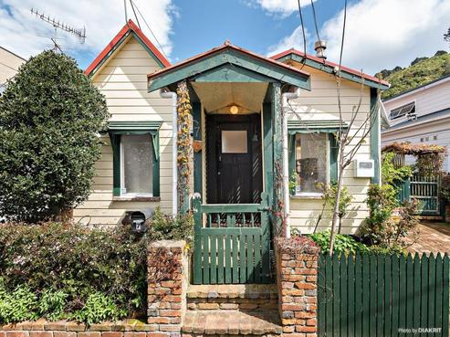 7 Poplar Grove, Thorndon