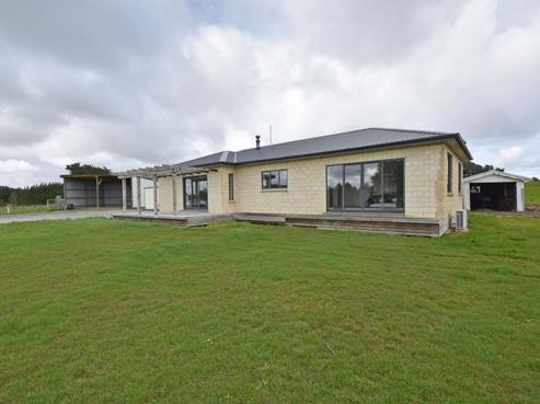 529 Stirrat Street, Tisbury