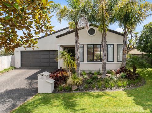 8 Cellarmans Street, Te Atatu Peninsula