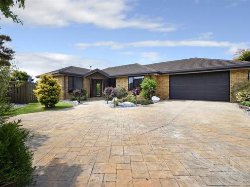 18 Bremner Crescent, Stoke