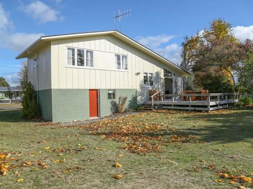 28 Oruatua Avenue, Lake Taupo (East)