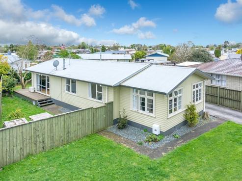92 Saxbys Road, Deanwell