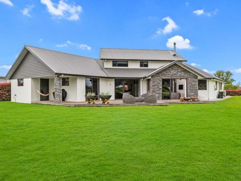 8 Mountain View Road, Te Aroha