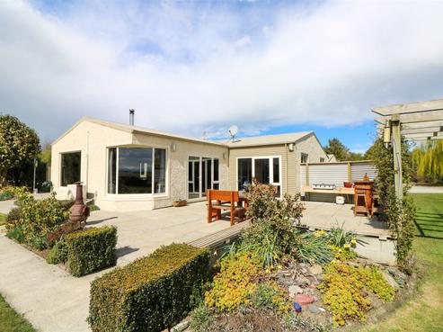135 Foley Road, Levels