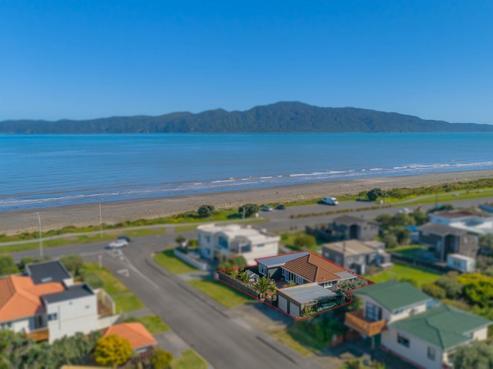 1 Toru Road, Paraparaumu Beach