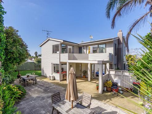 4A Northumberland Avenue, Belmont