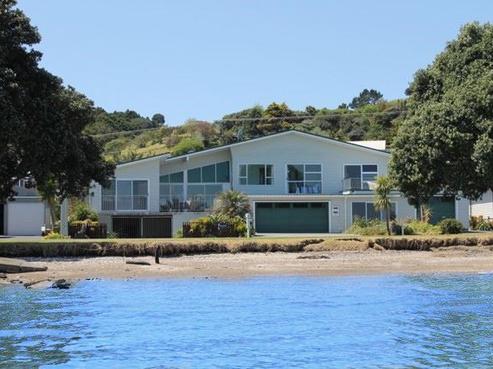 10 Waikaraka Beach Road, Tamaterau