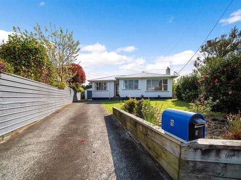 5 Charles Major Place, Hawera