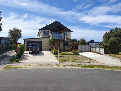 169 The Fairway, Matarangi