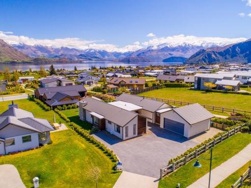 11 Urquhart Place, Wanaka