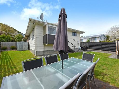 69A Hartford Crescent, Totara Park