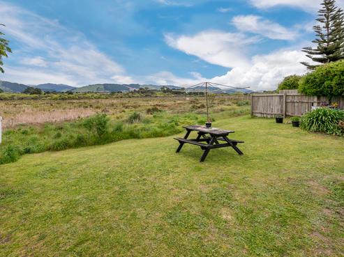 42 Rutherford Drive, Waikanae Beach