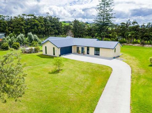 25 Johnson Point Road, Waipu