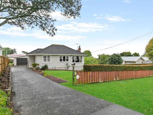 14 Fairclough Road, Beach Haven