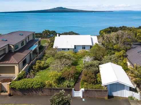 6 Hamana Street, Narrow Neck