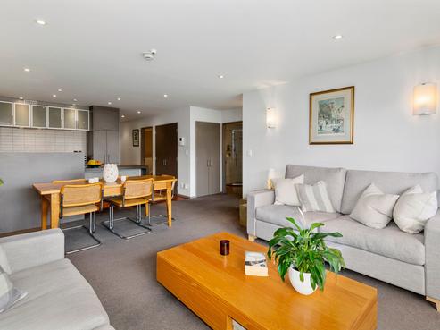 2/208 Jackson Street, Petone