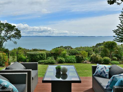 86 Pacific Parade, Army Bay