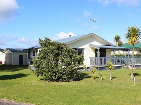 114 Titoki Place, Matarangi