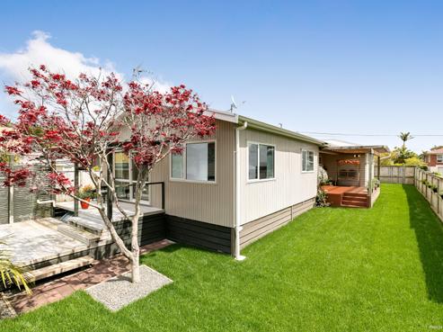 16 Cleve Road, Green Bay