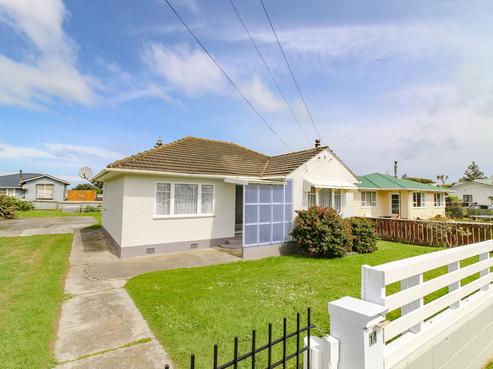14 Manuka Street, Castlecliff