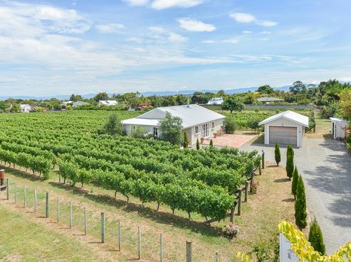 33 Cambridge Road, Martinborough