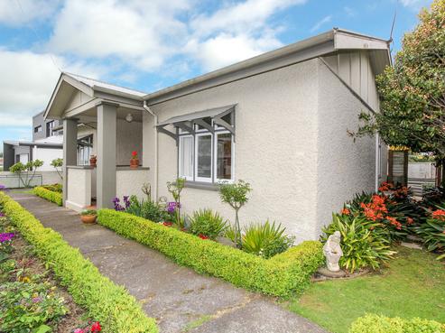 75 Paynters Avenue, Strandon