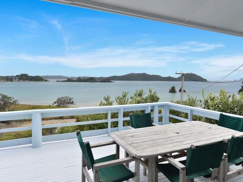 76 Rapata Road, Oakura Coast