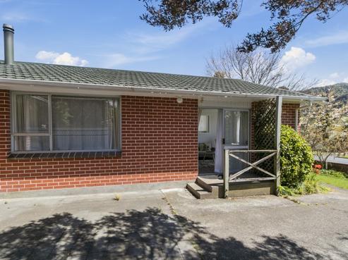 50 California Drive, Totara Park