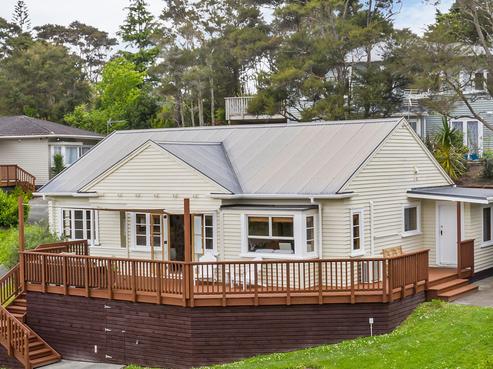 518G West Coast Road, Oratia