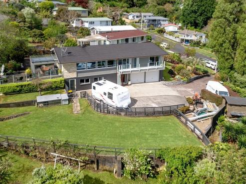 111 Brunton Crescent, Thames