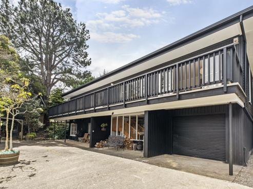 18 Rimutaka Place, Titirangi