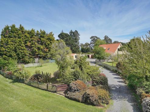 22 Allin Drive, Waikuku Beach