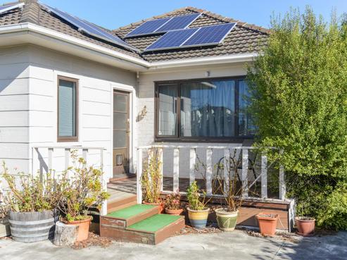 705 Massey Street, Akina