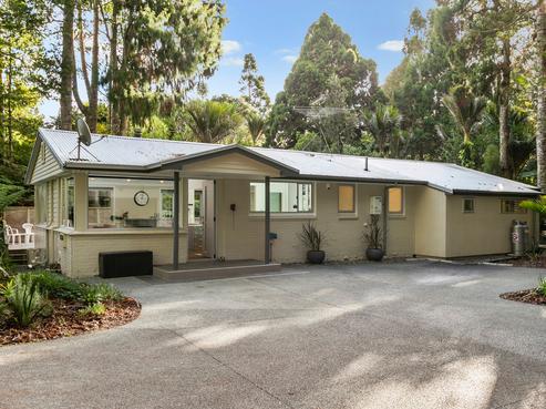 9 Taraire Road, Titirangi