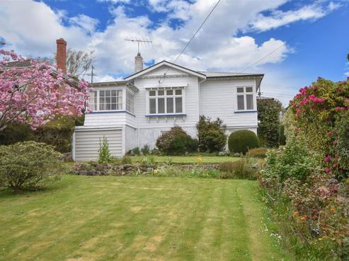 402 Pine Hill Road, Pine Hill