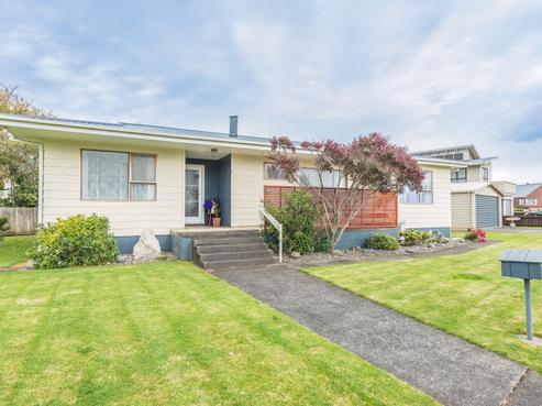 1 Essex Place, Springvale