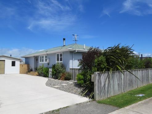 32 Edinburgh Terrace, Foxton Beach