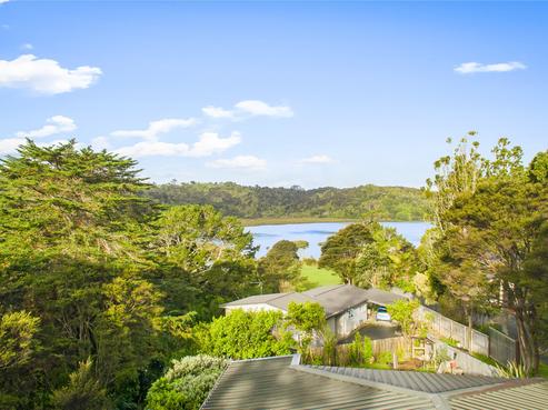 14 Staley Road, Parau