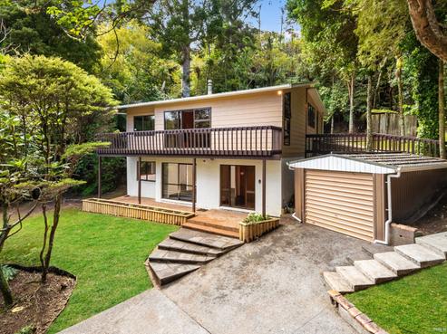 26 Titirangi Beach Road, Titirangi