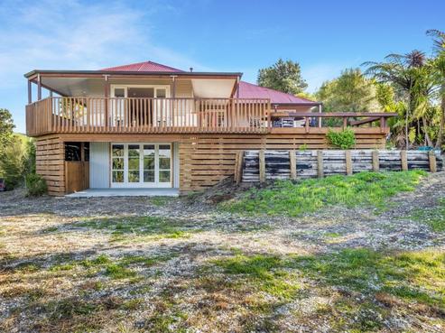 1207 Harbour Road, Oparau