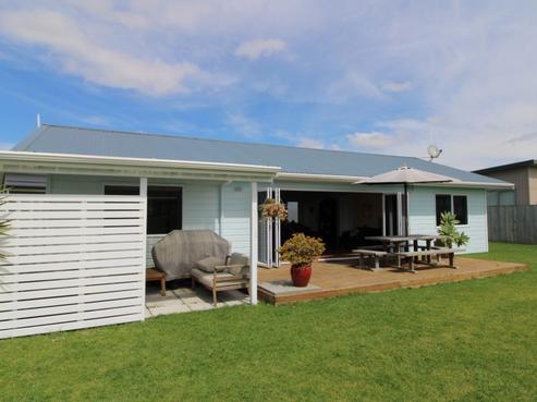 122 Rangiora Crescent, Matarangi